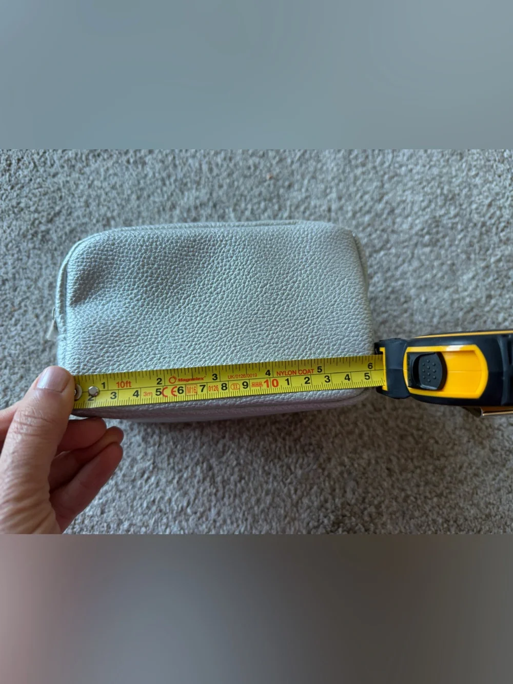 NWT La prairie Double-Zip Cosmetic Pouch, Gray